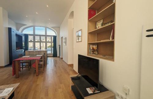 Chateauroux Apartment | Appartement de Charme au Parc Balsan - Châteauroux, Près Centre Aquatique et Loisir - FR-1-591-556