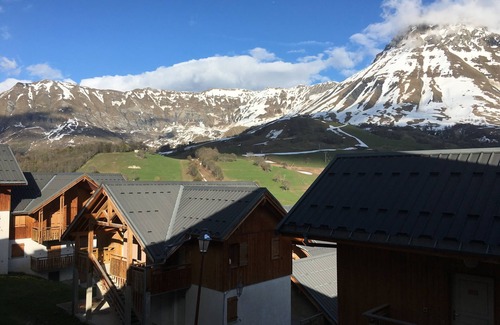 Albiez-Montrond Apartment | Appartement Deux Pièces Terrasse, Albiez Mont-rond