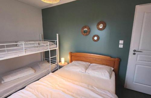 Concarneau Apartment | Appartement devant la plage avec piscine