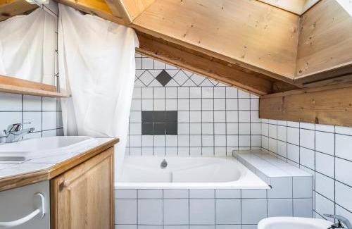 Megeve Apartment | Appartement Duplex 3 Chambres à Megève - Proche Centre et Télécabine - Tout Confort - FR-1-453-49