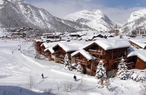 Val-d'Isere Apartment | Appartement duplex de haut standing, skis aux pieds, 82m², 8 pers., cheminé, au cœur de Val d'Isère - FR-1-694-305