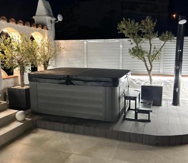 Roses Town Center Apartment | Appartement Duplex Rosas avec terrasse magnifique jacuzzi vue mer