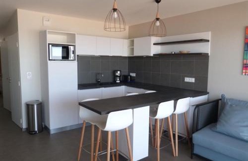 La Tranche-sur-Mer Apartment | Appartement en bord de mer, 2 chambres, piscine, parking, animaux admis - FR-1-194-231