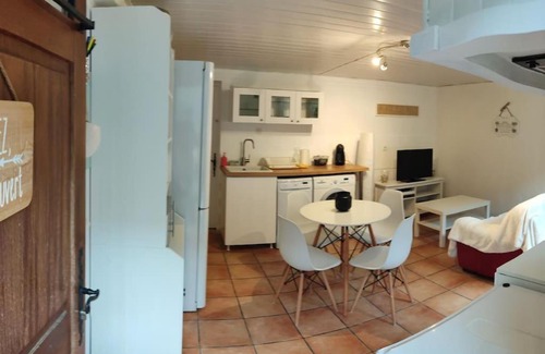 Hyeres Apartment | appartement en rez de jardin et terrasse ds villa