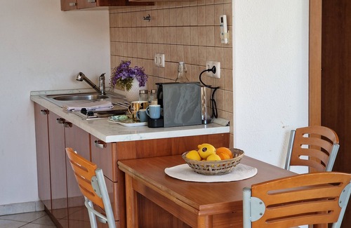 Rogoznica Apartment | Appartement Ensoleillé Avec Grand Balcon, à 3 Minutes de la mer !