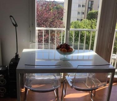 Rueil-Malmaison Apartment | Appartement entier résidence calme à Rueil- Proche Paris