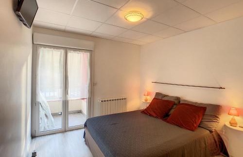 Lamalou-les-Bains Apartment | Appartement F2 tout équipé avec balcons, ascenseur et Wi-Fi, proche des thermes de Lamalou - FR-1-451-141