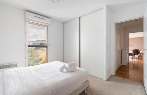 Asnieres-sur-Seine Apartment | Appartement Fonctionnel Immeuble Neuf