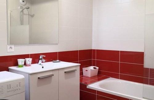 Villard-de-Lans Apartment | Appartement fonctionnel avec balcon, à 10 min du centre, parking gratuit, idéal pour 5 personnes - FR-1-548-3