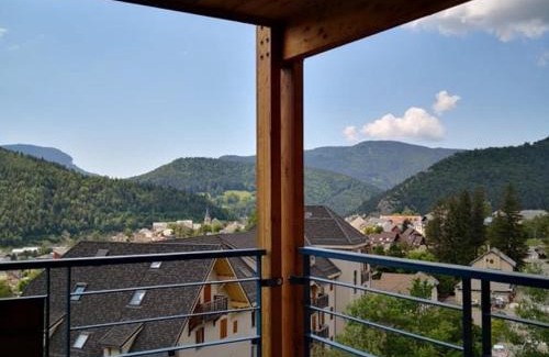 Villard-de-Lans Apartment | Appartement fonctionnel avec balcon, à 10 min du centre, parking gratuit, idéal pour 5 personnes - FR-1-548-3