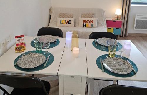 Chasseneuil-du-Poitou Apartment | appartement à côté du futuroscope,avec wifi