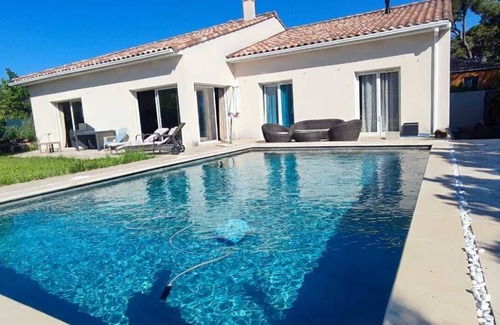 Clermont-l'Herault Apartment | Appartement Indépendant Avec Arrivée Autonome Proche du lac du Salagou