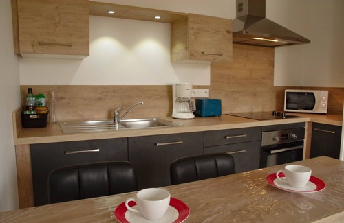 Lezignan-Corbieres Apartment | Appartement Tout Équipé Proche Toutes Commodités et Gare