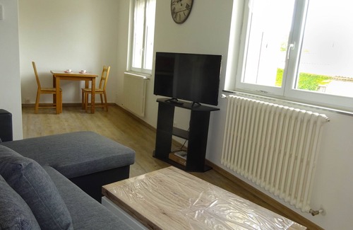 Lezignan-Corbieres Apartment | Appartement Tout Équipé Proche Toutes Commodités et Gare