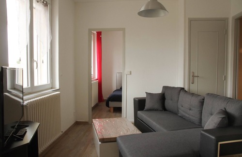 Lezignan-Corbieres Apartment | Appartement Tout Équipé Proche Toutes Commodités et Gare