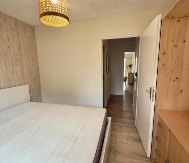 La Celle-sous-Gouzon Apartment | Appartement 1 chambre pour 2 pers - rénové - terrasse