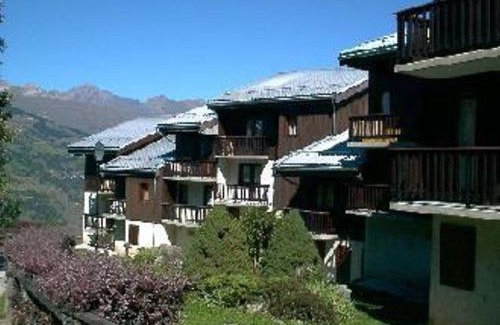 Montchavin Apartment | Appartement rénové proche Paradisio, 200m des pistes, balcon, TV - FR-1-181-2831
