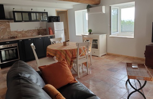 Le Cannet-des-Maures Apartment | Appartement Dans le Var Dans une Ferme