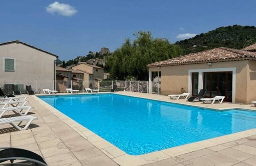 Montbrun-les-Bains Apartment | Appartement - Piscine - ccbbcia