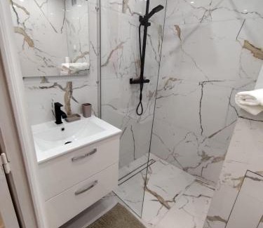 Roquebrune-Cap-Martin Apartment | Appartement Vue mer avec Piscine