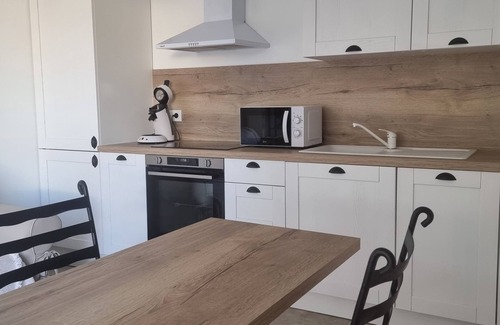 Saint-Esteve-Janson Apartment | Appartement N°1 Avec Jardin Privé LES Bois DE Zola aux Portes du Luberon