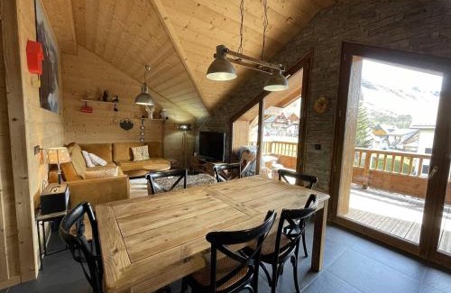 Saint-Sorlin-d'Arves Apartment | Appartement Triplex 9 couchages avec terrasse au cœur du village