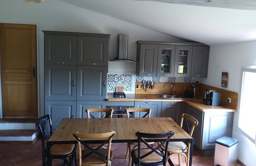 Montauroux Apartment | Appartement Haut de Bastide Calme et Isolé vue lac