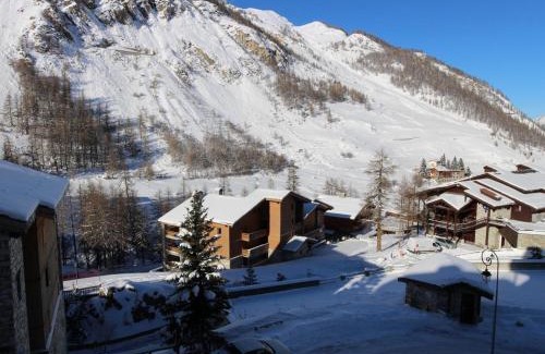 Val-d'Isere Apartment | Appartement haut de gamme avec Wifi, parking et balcon, au pied des pistes à Val-d'Isère - FR-1-694-151