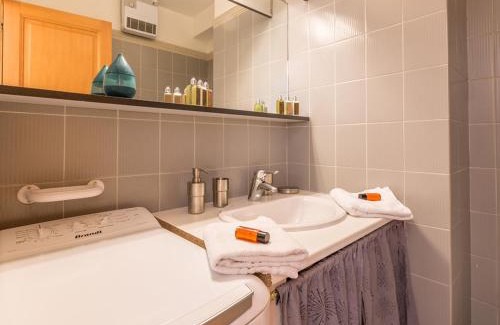 Val-d'Isere Apartment | Appartement haut de gamme avec Wifi, parking et balcon, au pied des pistes à Val-d'Isère - FR-1-694-151