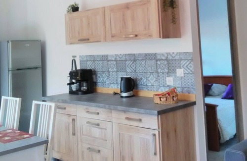 Alleins Apartment | Appartement Indépendant Dans Villa en Provence