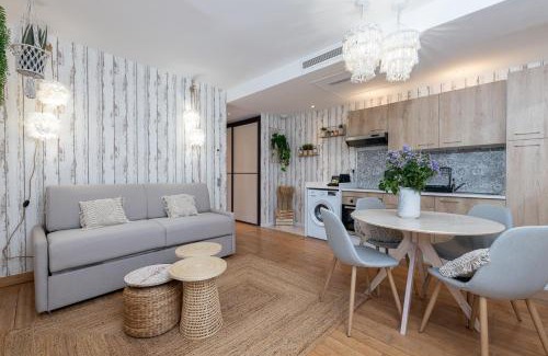 Antibes Apartment | Appartement Jardin La Bohémienne du Mandara Beach , Juan-les-Pins, Cote d Azur