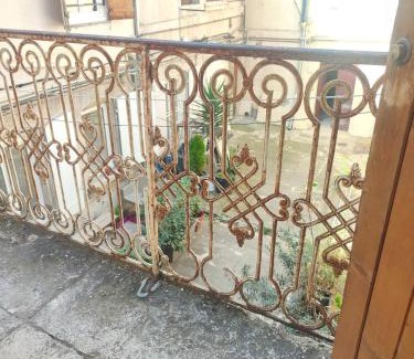 Nimes City Centre Apartment | Appartement Jungle climatisé Centre Ville