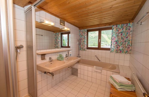 Schuttdorf Hotel | Appartement Kristall