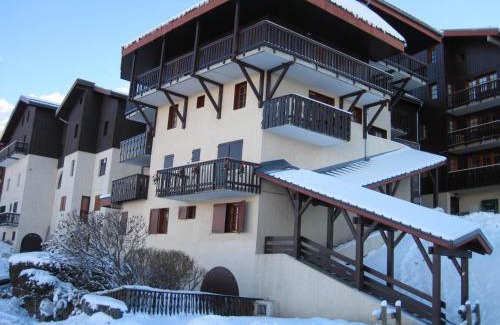 Montchavin Apartment | Appartement lumineux au cœur de station avec balcon proche des pistes - FR-1-181-2504