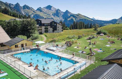 Manigod Apartment | Appartement la Clusaz avec terrasse sur les pistes de ski