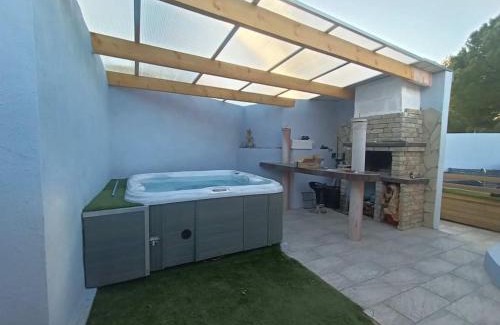 Espondeilhan House | Appartement Le Secret Spa billard sensualité