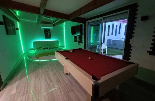 Espondeilhan House | Appartement Le Secret Spa billard sensualité