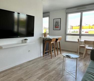 Saint-Denis Apartment | Appartement Les Portes du Stade