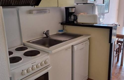 Argeles Plage Apartment | Appartement lumineux T2 avec piscine, loggia et parking, 4 couchages - Argelès-sur-Mer - FR-1-388-55