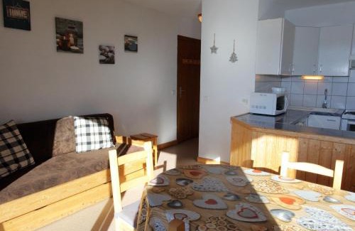 La Toussuire Apartment | Appartement lumineux avec balcon sud, 50m des pistes, 5 pers., Wifi, parking - FR-1-417-34