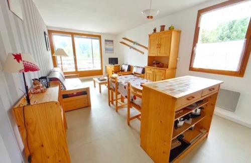Les Rousses Apartment | Appartement lumineux 2 pièces avec loggia aux Rousses - FR-1-834-7