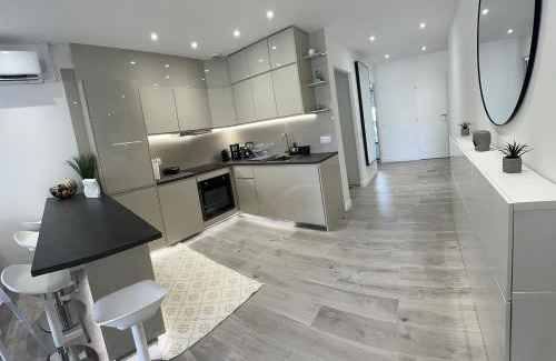 Cannes City Centre Apartment | Appartement luxueux 110m collé au prestigieux hôtel le MARTINEZ