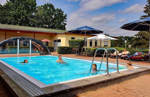 Plau am See House | Appartement mit Terrasse & Küche - Ferienanlage zum See Hotel
