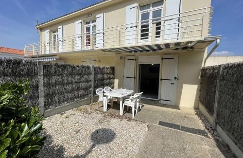 Saint-Jean-de-Monts Apartment | Appartement Moderne 2 Pièces + Cabine, Terrasse, Proche Plage – Saint-Jean-de-Monts - FR-1-224C-204