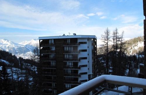 Plagne Centre Apartment | Appartement moderne à Plagne Centre avec balcon, 2 chambres et Wifi - FR-1-351-93