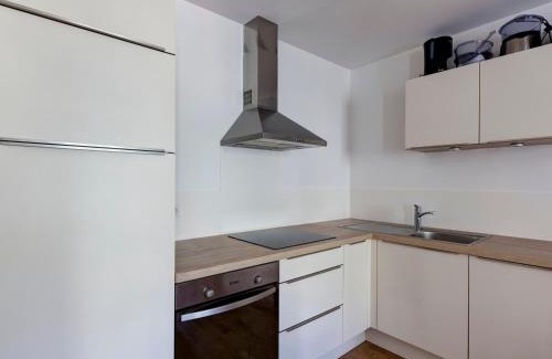Brides-les-Bains Apartment | Appartement neuf 2* au centre de Brides avec terrasse, proche télécabines et commerces - FR-1-512-41