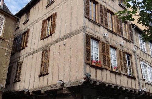 Rodez Apartment | Appartement Place du Bourg Centre Historique