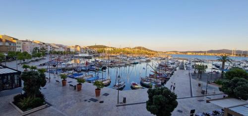 Sanary-sur-Mer Apartment | Appartement Port avec vue Mer juste devant les Bateaux