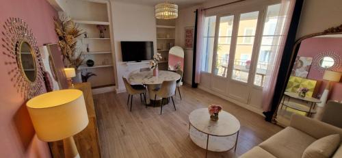 Sanary-sur-Mer Apartment | Appartement Port avec vue Mer juste devant les Bateaux