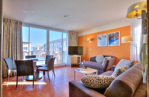 Antibes City Centre Apartment | Appartement Port Prestige - terrasse - piscine - parking